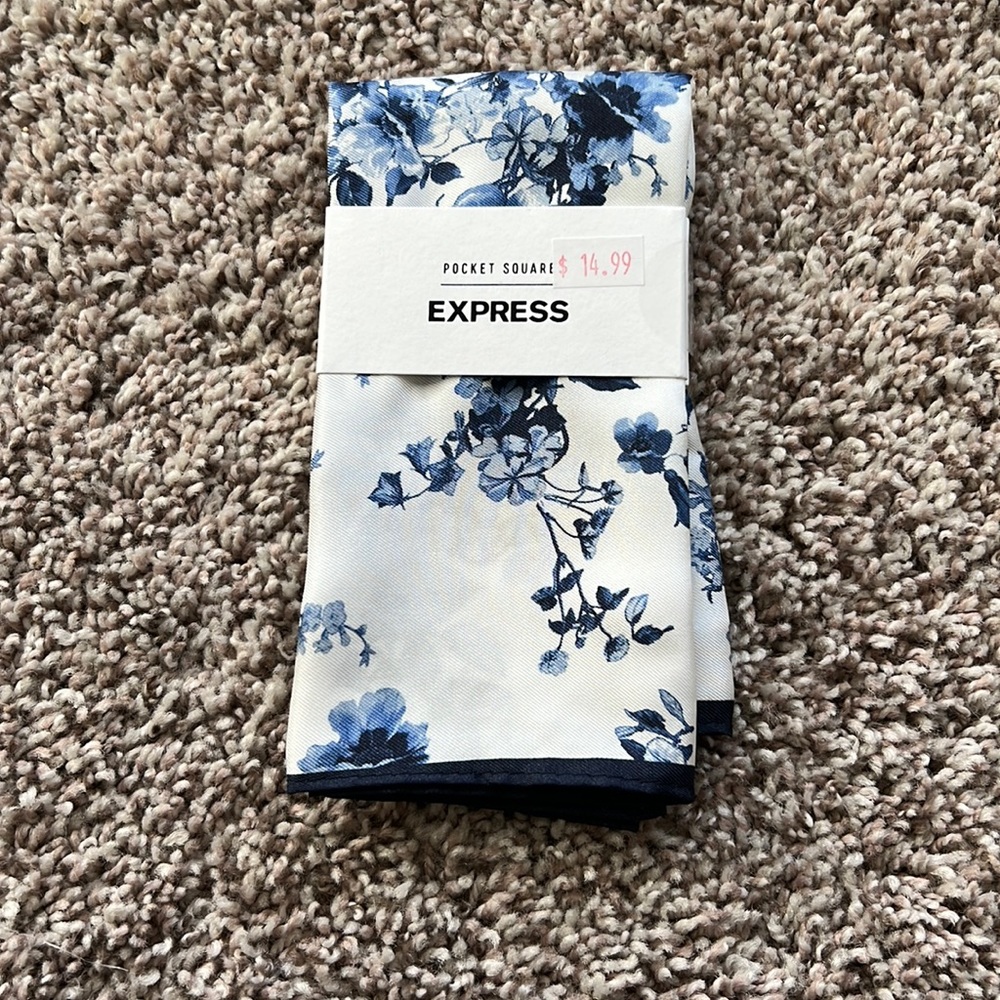 NWT Express pocket square
